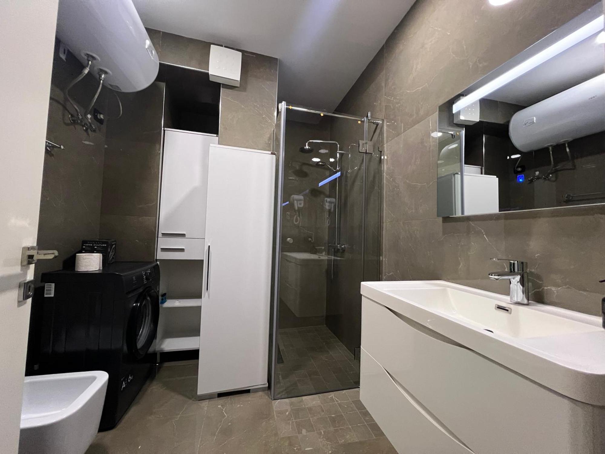 Apartment Downtown Grand Comfort Tirana