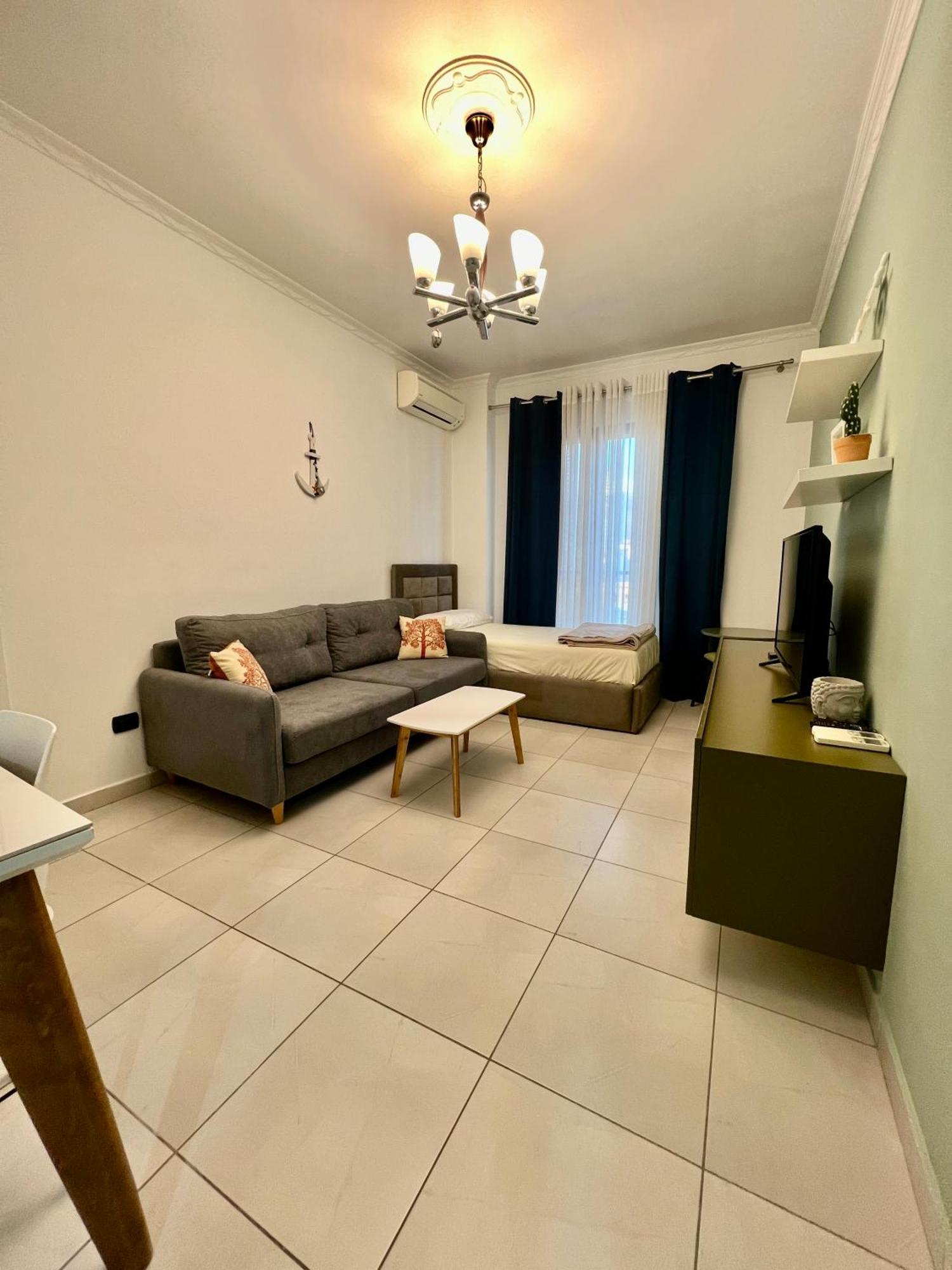 Apartment Downtown Grand Comfort Tirana
